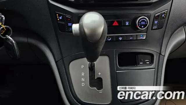Hyundai Starex 2016 — фото 9
