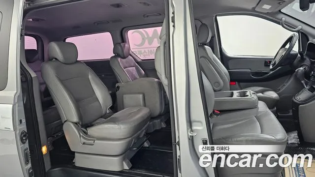Hyundai Starex 2016 — фото 11