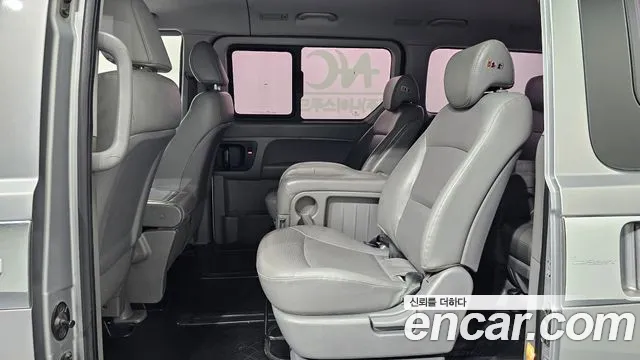 Hyundai Starex 2016 — фото 12