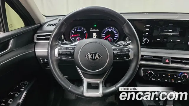 Kia K5 2021 — фото 13