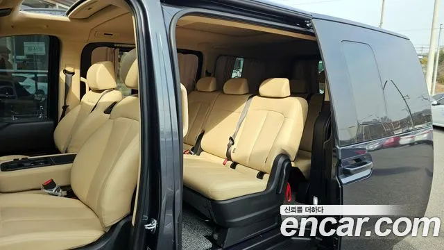 Hyundai Staria 2024 — фото 12