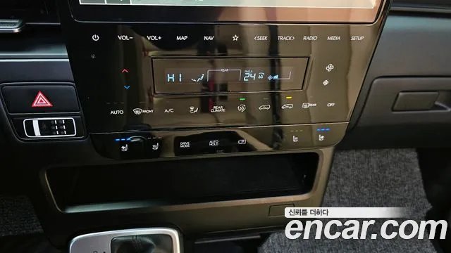 Hyundai Staria 2024 — фото 18