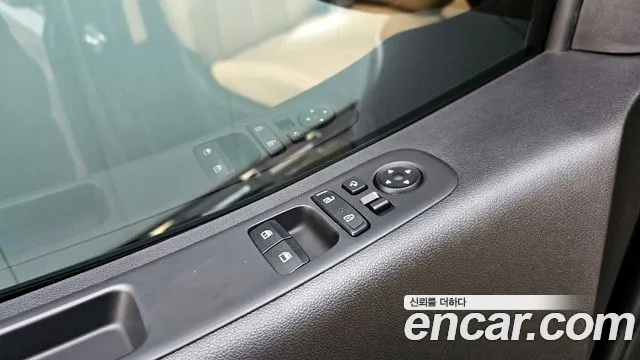Hyundai Staria 2024 — фото 19
