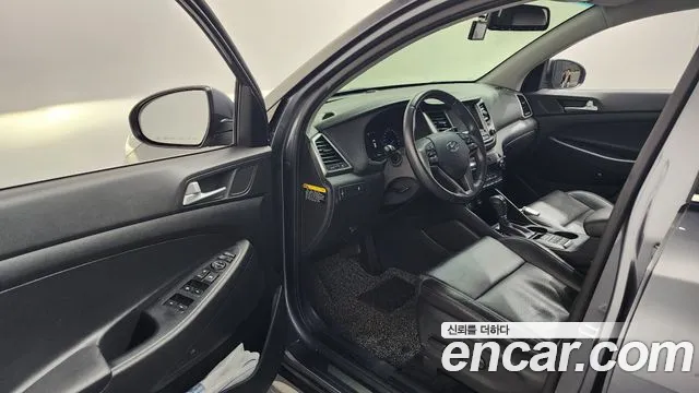 Hyundai Tucson 2017 — фото 10