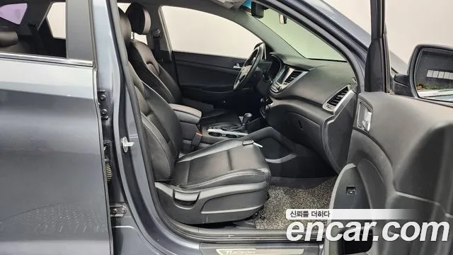 Hyundai Tucson 2017 — фото 11
