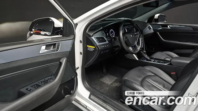 Hyundai Sonata 2016 — фото 11