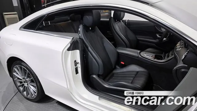 Mercedes-Benz E-Class 2022 — фото 11