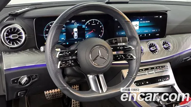 Mercedes-Benz E-Class 2022 — фото 12