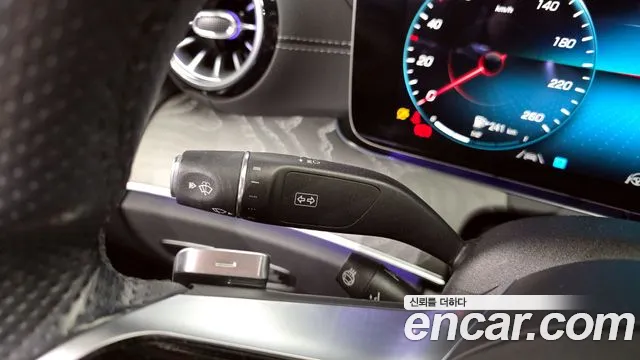 Mercedes-Benz E-Class 2022 — фото 16
