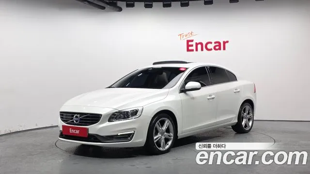 Volvo S60 2016 — фото 1