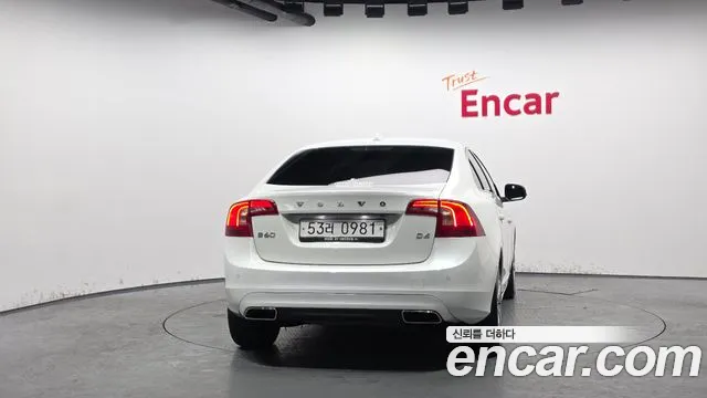 Volvo S60 2016 — фото 4