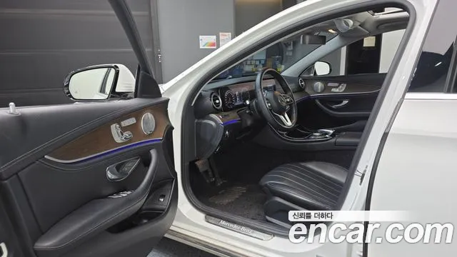 Mercedes-Benz E-Class 2019 — фото 10