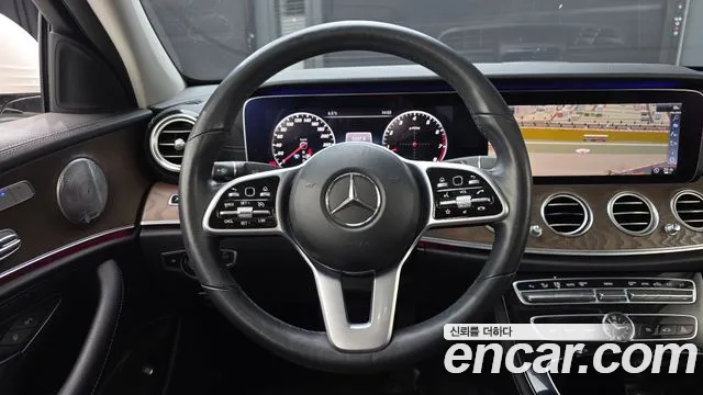 Mercedes-Benz E-Class 2019 — фото 13