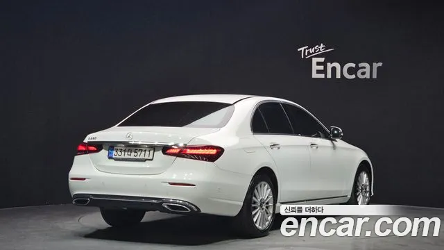 Mercedes-Benz E-Class 2022 — фото 2