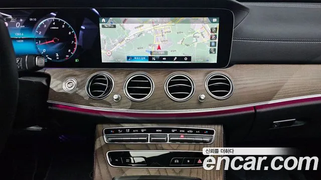 Mercedes-Benz E-Class 2022 — фото 12