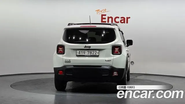 Jeep Renegade 2015 — фото 4