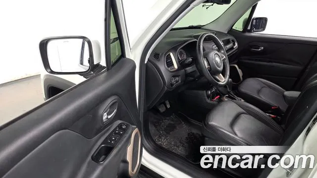 Jeep Renegade 2015 — фото 11