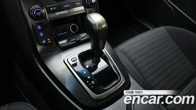 Hyundai Genesis 2015 — фото 9