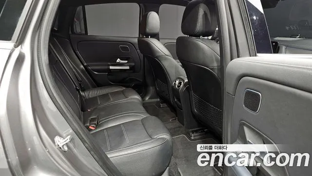 Mercedes-Benz EQA 2023 — фото 11