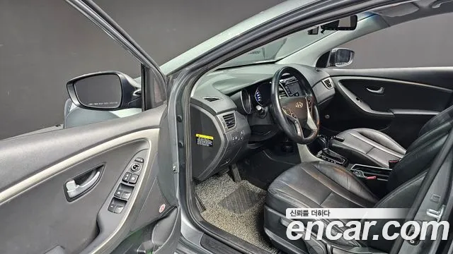Hyundai i30 2016 — фото 11