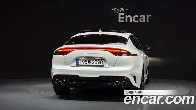 Kia Stinger 2023 — фото 4