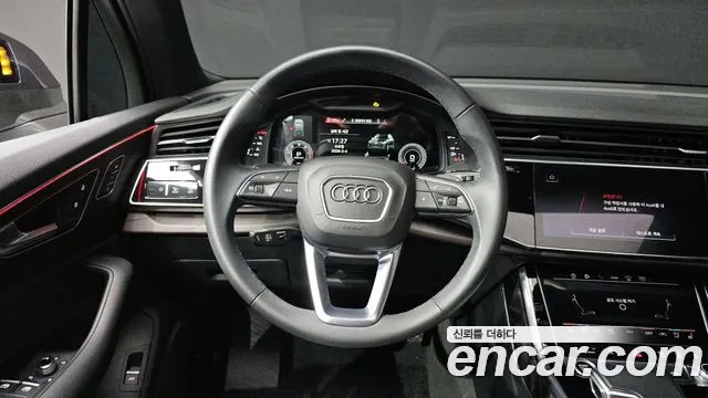 Audi Q7 2021 — фото 13