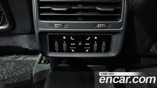 Audi Q7 2021 — фото 19