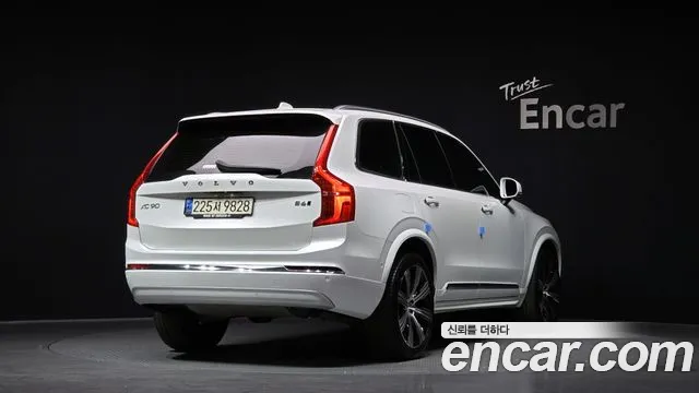 Volvo XC90 2022 — фото 2