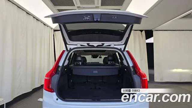 Volvo XC90 2022 — фото 20
