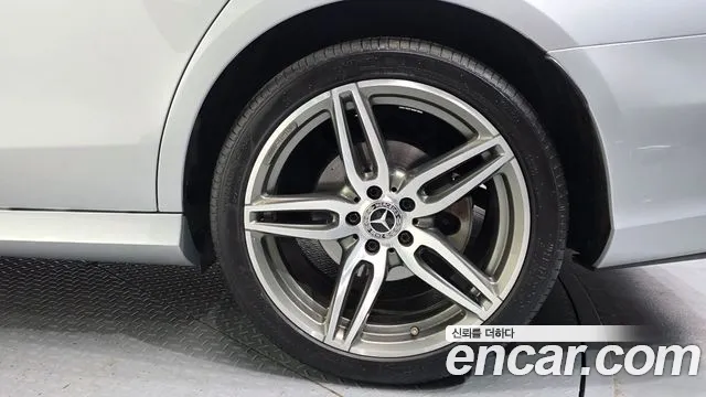 Mercedes-Benz E-Class 2020 — фото 5