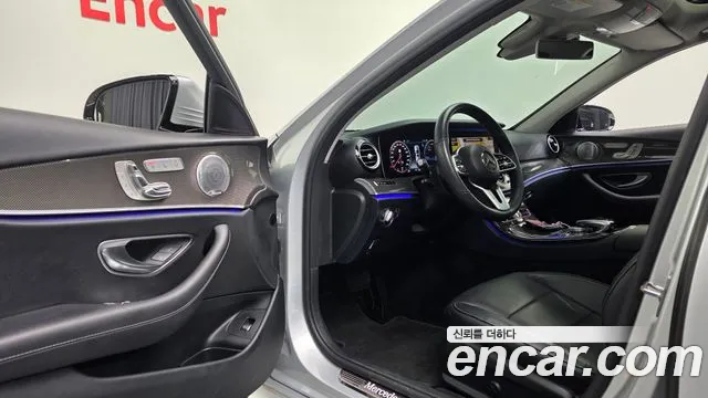 Mercedes-Benz E-Class 2020 — фото 13