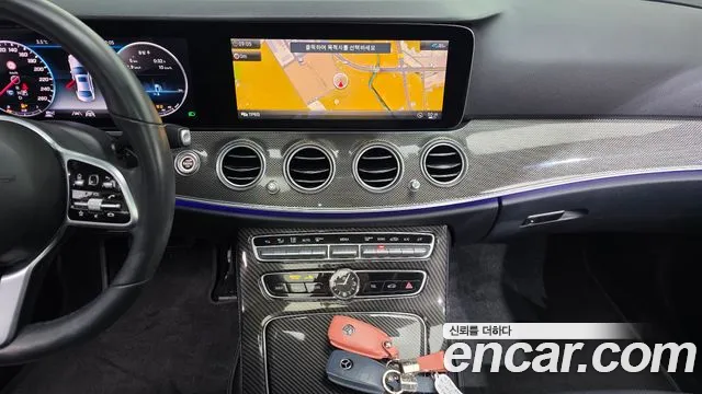 Mercedes-Benz E-Class 2020 — фото 15