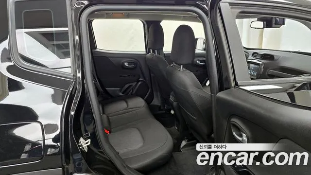 Jeep Renegade 2019 — фото 12
