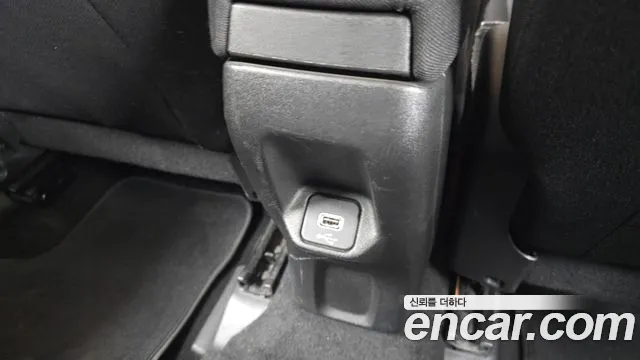 Jeep Renegade 2019 — фото 19