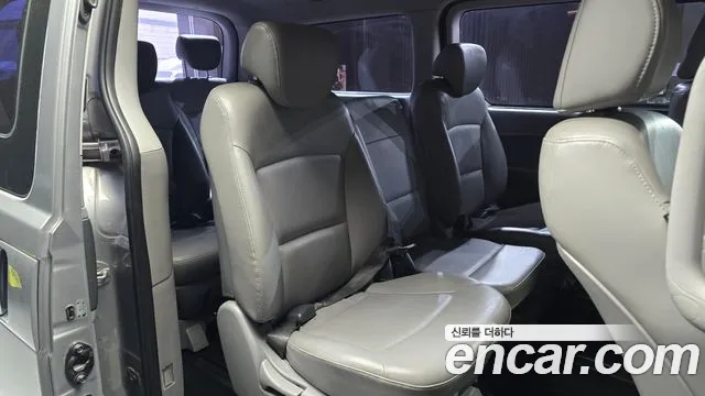 Hyundai Starex 2017 — фото 13