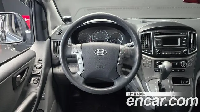 Hyundai Starex 2017 — фото 14