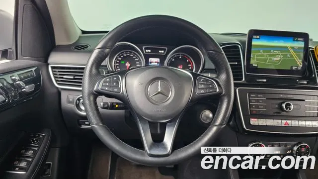Mercedes-Benz GLE-Class 2017 — фото 13