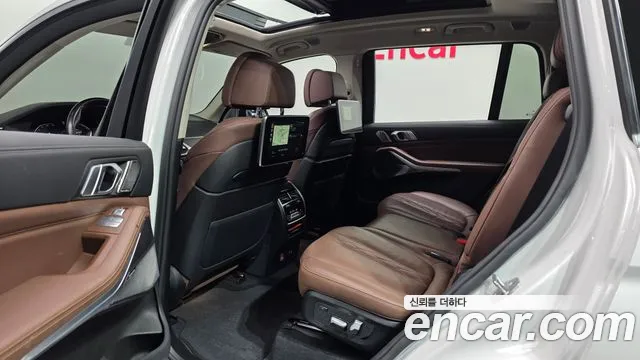BMW X7 2022 — фото 12