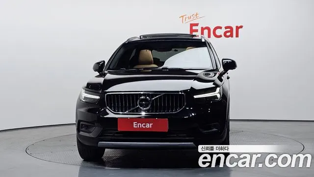 Volvo XC40 2021 — фото 3