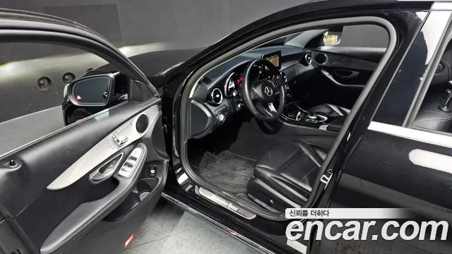 Mercedes-Benz C-Class 2018 — фото 10