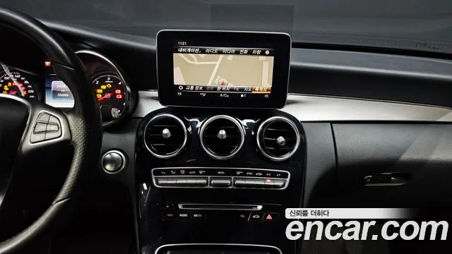 Mercedes-Benz C-Class 2018 — фото 14