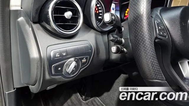 Mercedes-Benz C-Class 2018 — фото 19