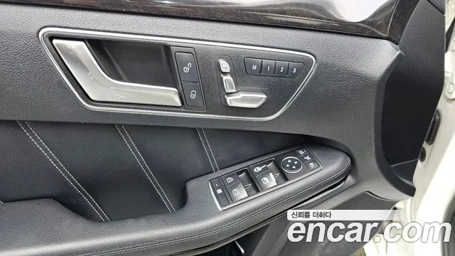 Mercedes-Benz E-Class 2014 — фото 17
