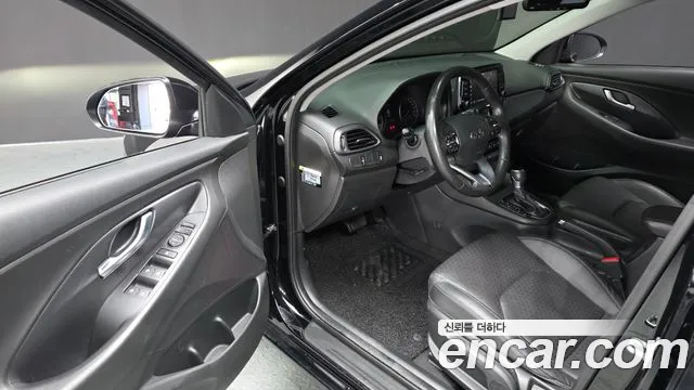 Hyundai i30 2018 — фото 10