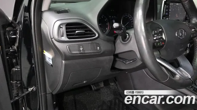 Hyundai i30 2018 — фото 14