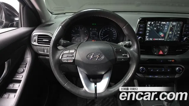 Hyundai i30 2018 — фото 15