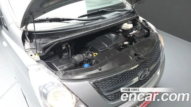 Hyundai Starex 2015 — фото 6