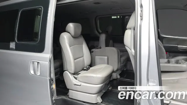 Hyundai Starex 2015 — фото 12