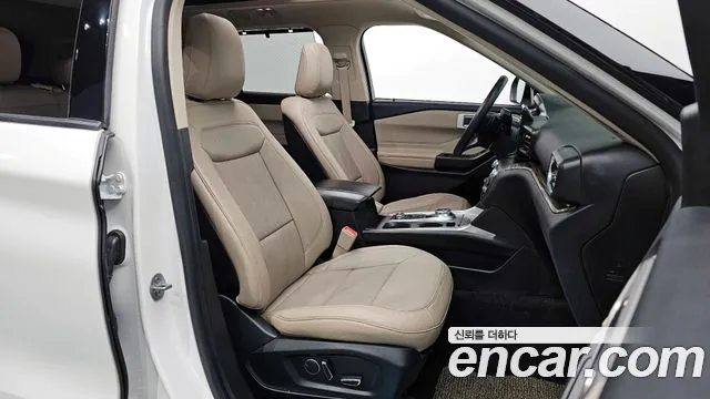 Ford Explorer 2020 — фото 10