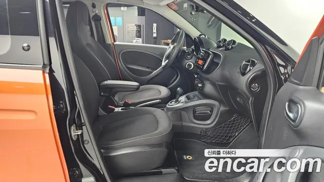 Smart Forfour 2016 — фото 11
